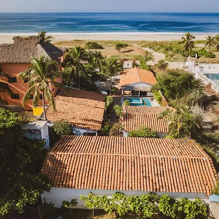 La Playita Beach House-3